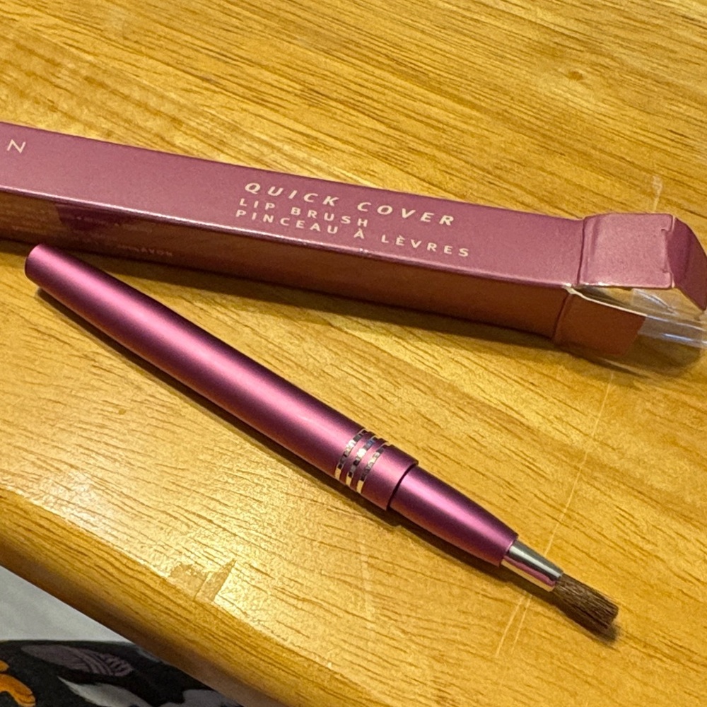 Avon Quick Cover Lip Brush - Metallic Magenta